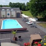 Yogaleicht Yoga Reise Außen Pool Landhotel Burg